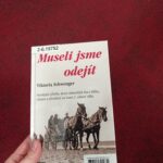 Museli jsme odejít